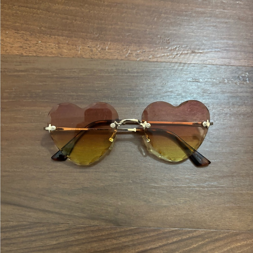 Heart-Shaped Gradient Sunglasses